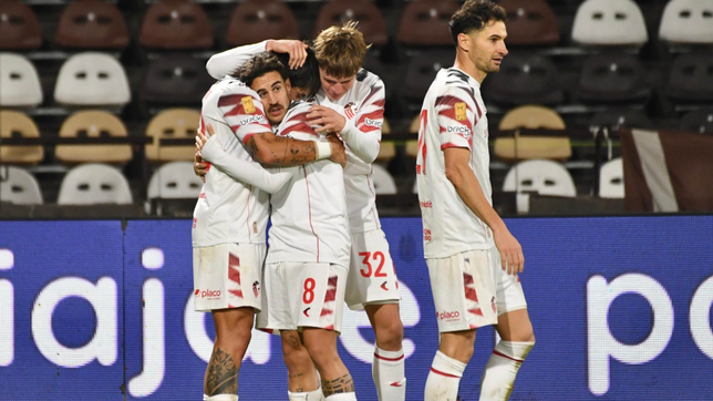 estudiantes gano, termino lider y no habra clasico platense en octavos