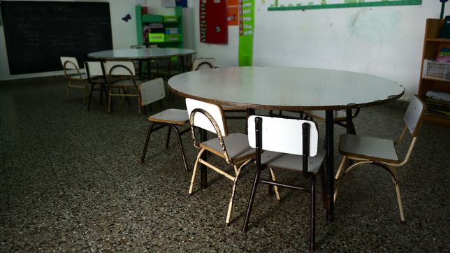 una auxiliar de jardin de la plata se descompenso y murio en pleno horario de clases