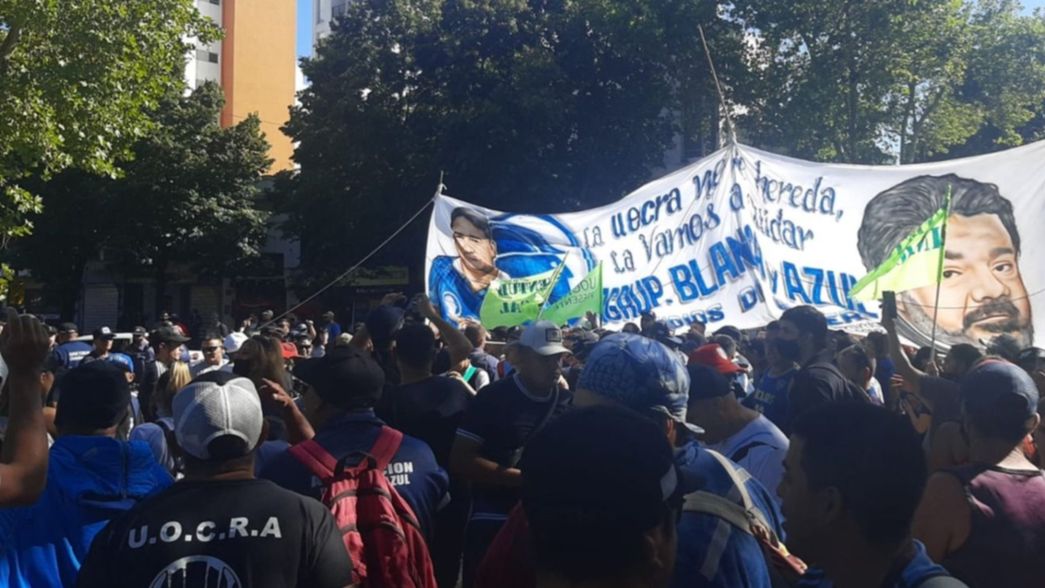 VIDEO: Arrancó la marcha de UOCRA de Tobar para decir basta del clan Medina