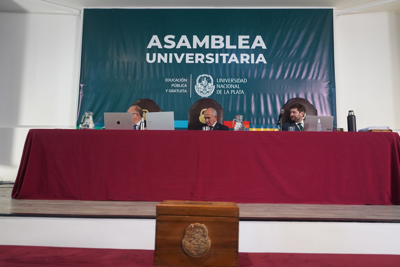 Asamblea Universitaria (1)