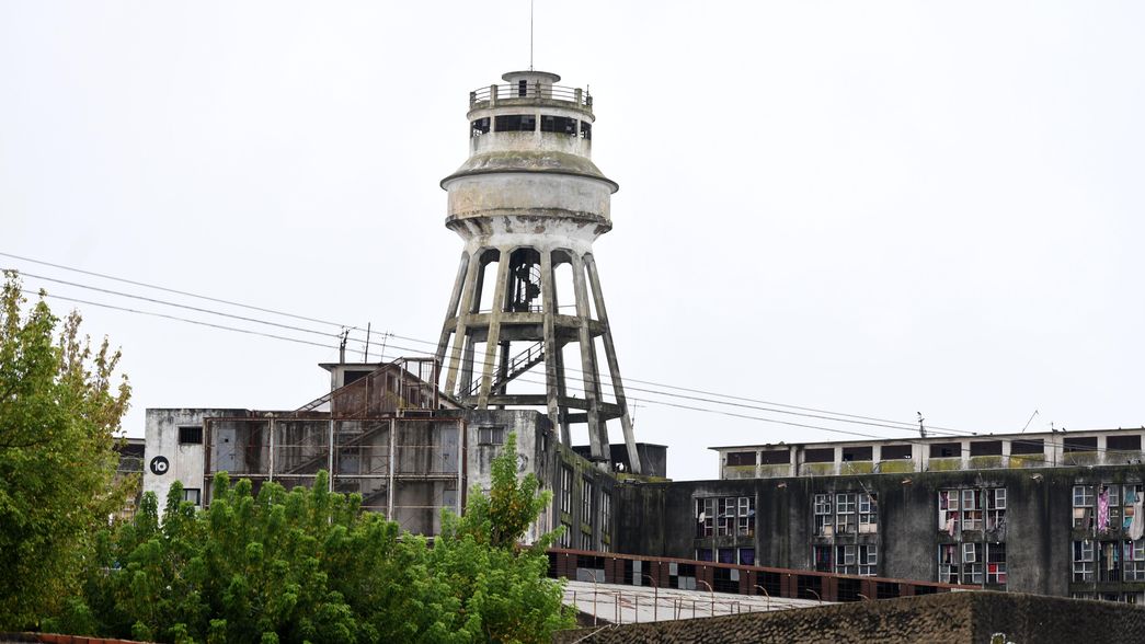 Cayó una red de pornoextorsión a menores que operaba desde la cárcel de Olmos