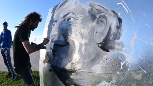 color, musica y militancia, asi fue la caravana que marcho para recordar a nestor kirchner