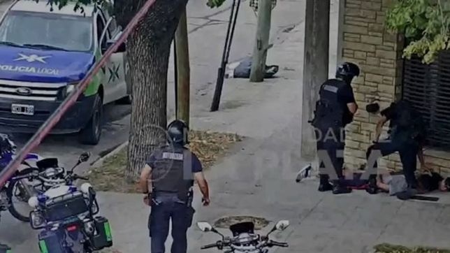 video: asi detuvieron a dos ladrones que robaron un kiosco en barrio hipodromo