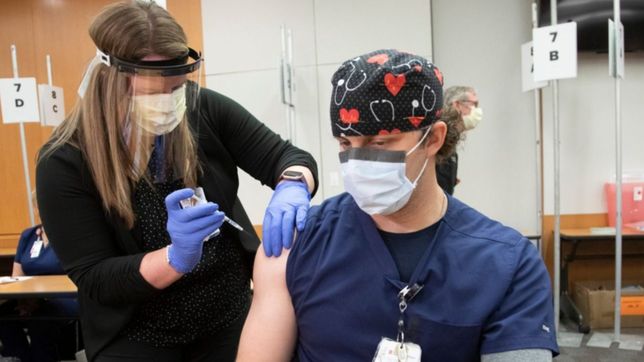 solo el 1% de los argentinos vacunados con la sputnik v tuvo efectos adversos