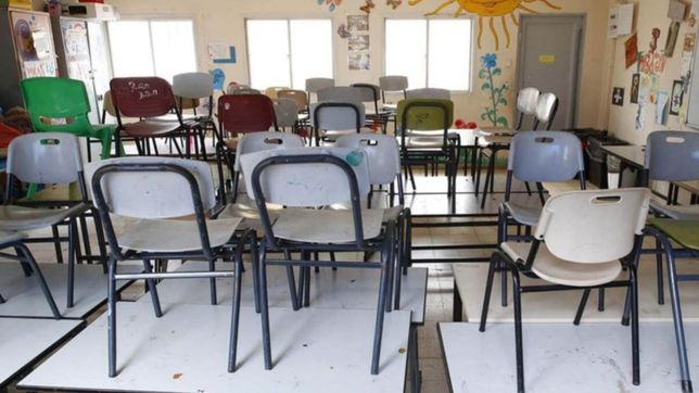 dura pulseada en la plata por el pedido de padres que quieren que abran las escuelas