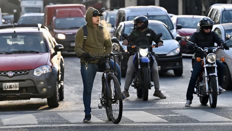 El frío se extiende con un martes de 11°C y durante el que el sol apenas asomará en La Plata