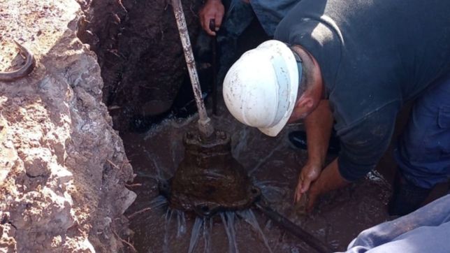 faltara agua en dos sectores de la plata por trabajos de la empresa absa