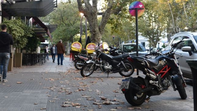 se vienen los espacios reservados en el microcentro de la plata para que estacionen las motos
