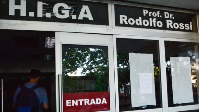 una mujer fue golpeada delante de sus hijos en plena calle 12 y termino en el hospital