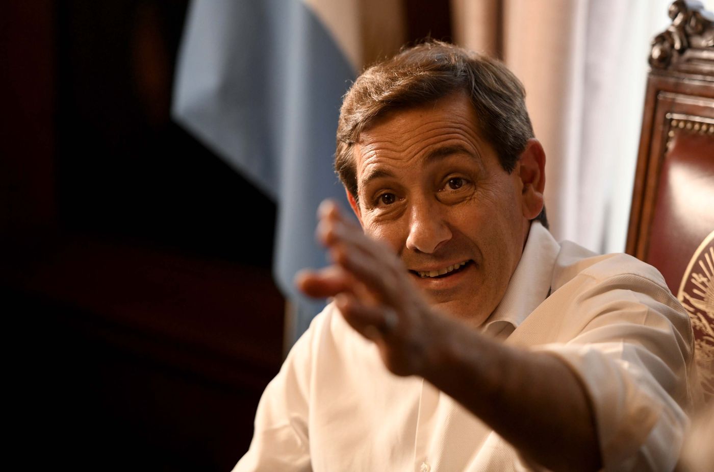 Julio Garro en el despacho último día de gestión (8).JPG