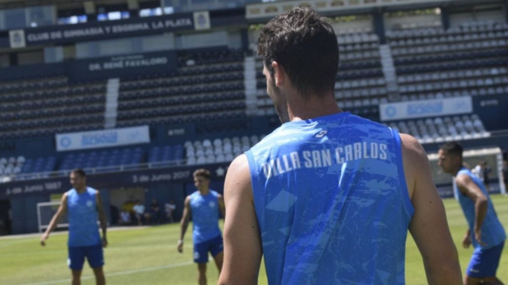 Ya venden entradas para la final en la que Villa San Carlos se juega el ascenso a la B