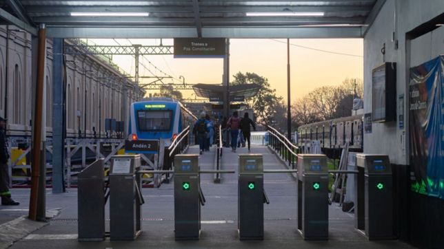 este domingo los trenes no saldran ni llegaran a la estacion de la plata