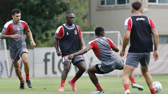 alarma en estudiantes: un jugador abandono el entrenamiento