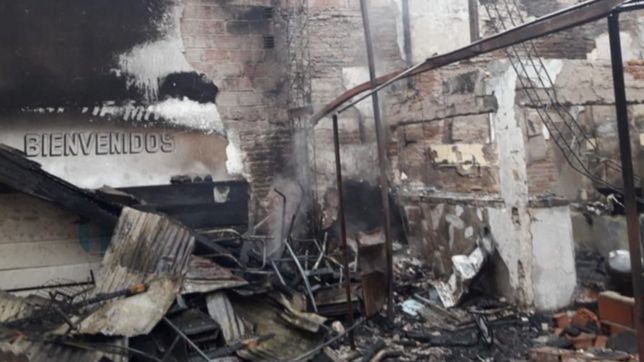 bronca e indignacion por un incendio y robo en el club sol de mayo de la plata