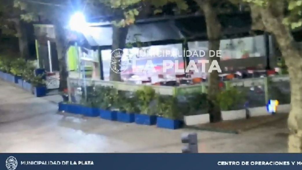 Tensión en El Morenito: detuvieron a un hombre que molestaba a comerciantes y clientes