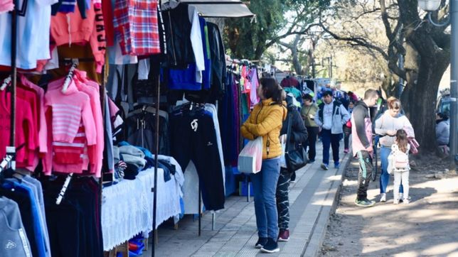 una por una, todas las ferias de artesanos que vuelven a las plazas de la plata