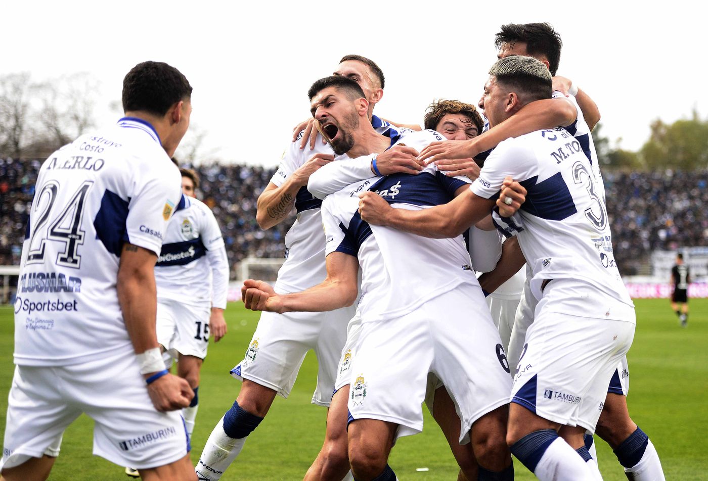 Gimnasia Independiente Suso festejo gol