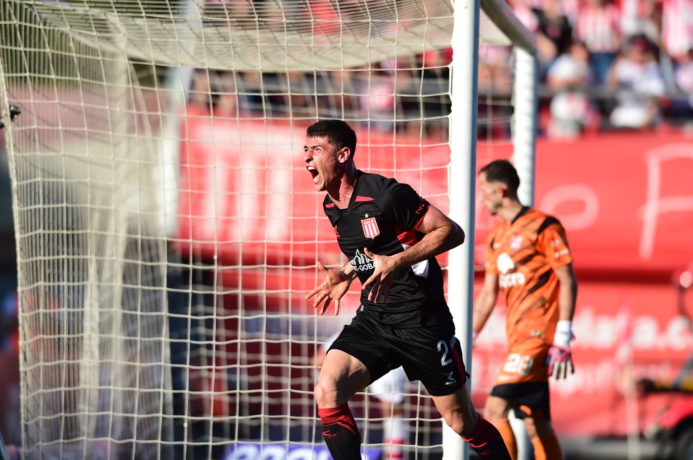 Estudiantes Instituto Rodríguez gol (1).JPG