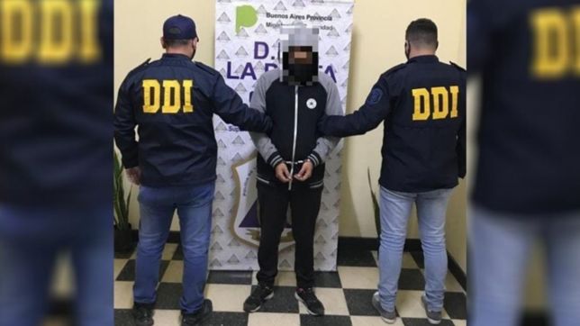 encontraron prendas con manchas de sangre en la casa del detenido por matar a su padre