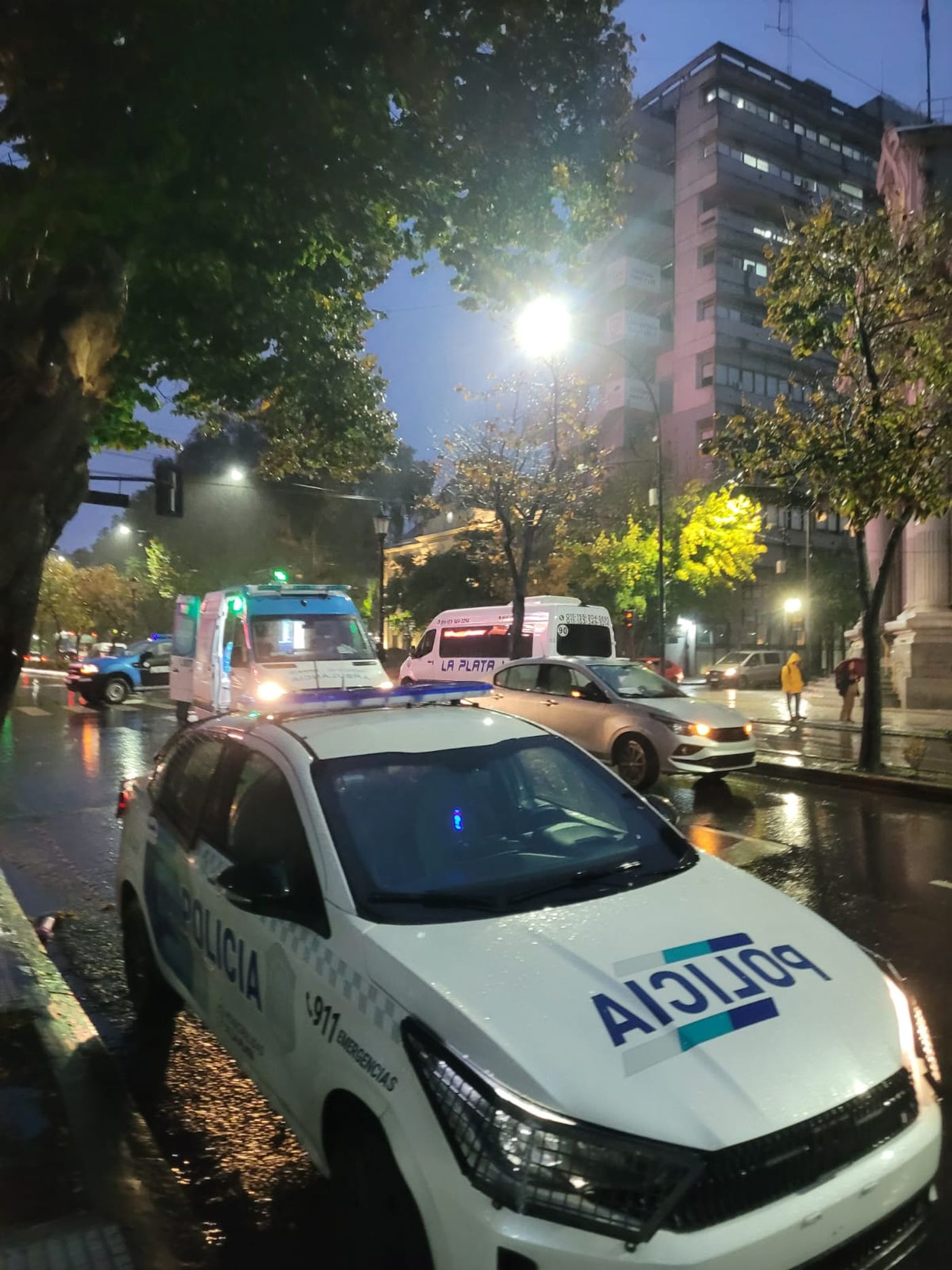 El accidente de tránsito en pleno centro de La Plata generó desvíos y demoras por la mañana