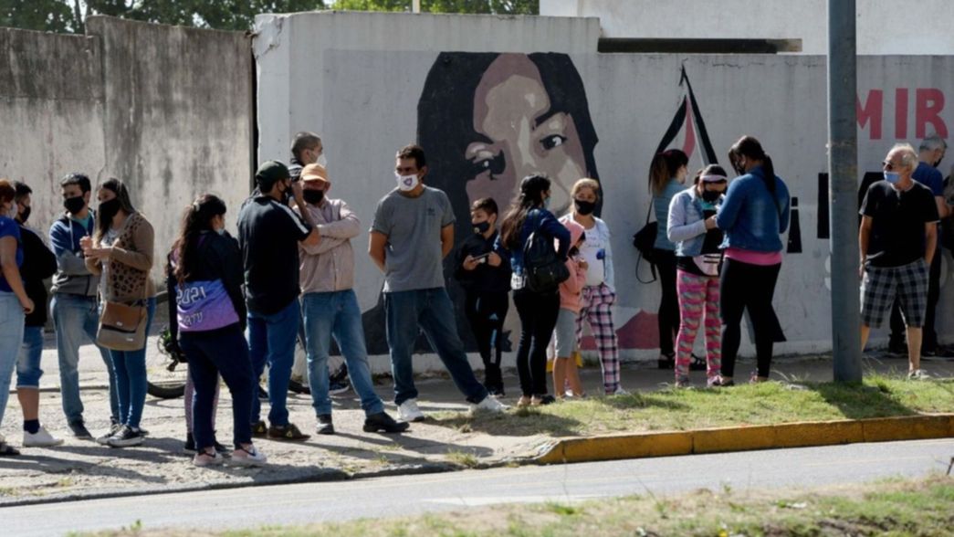 Ómicron, rebrote y alarma: ¿para qué fecha se espera la tercera ola del COVID-19?