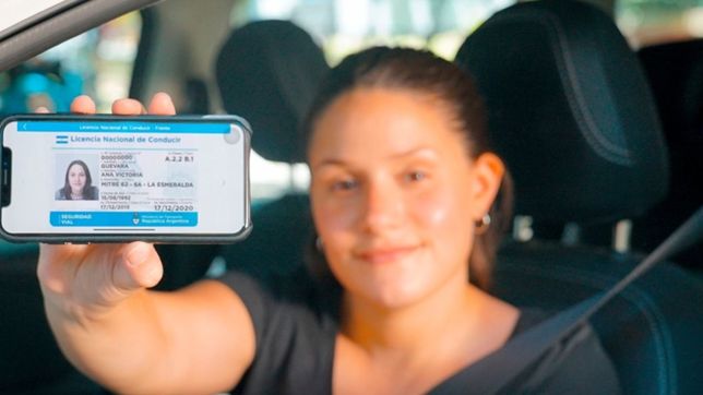 ¿que hay que hacer para tener la licencia de conducir y la cedula en el celular?