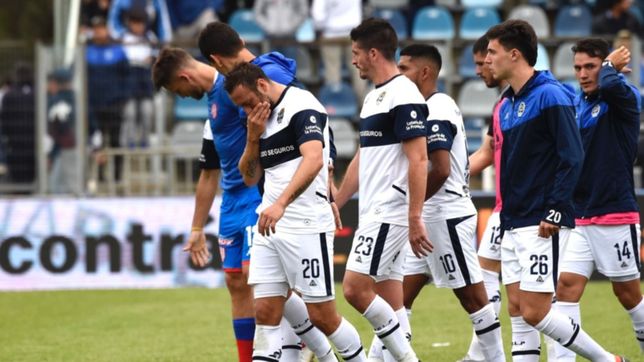 gimnasia sigue en caida libre, juega mal y esta cada vez mas complicado con el descenso