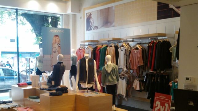 armado y bajo amenazas, asalto un local en pleno centro y escapo