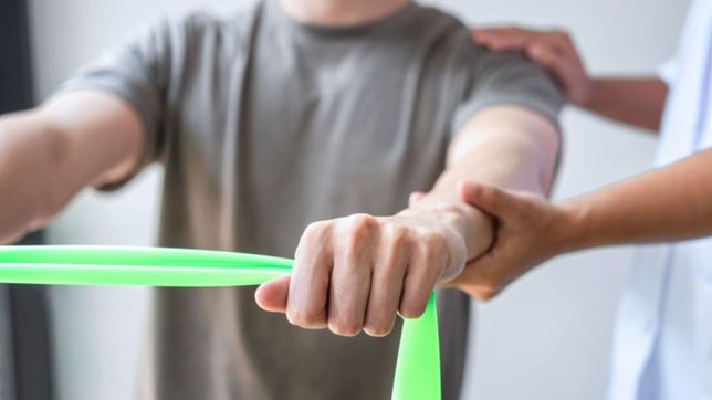 suman mas de 400 kinesiologos para el tratamiento y rehabilitacion de pacientes con covid