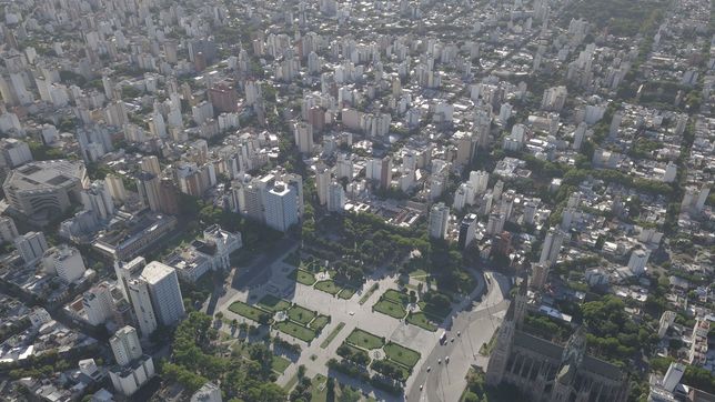 invitan a redescubrir la historia de la plata con nuevas salidas del walking tour este fin de semana