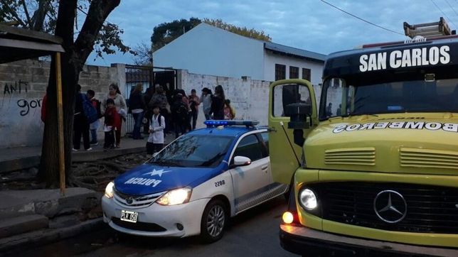 mas de mil chicos quedaron sin clases por el ataque a una escuela de la granja