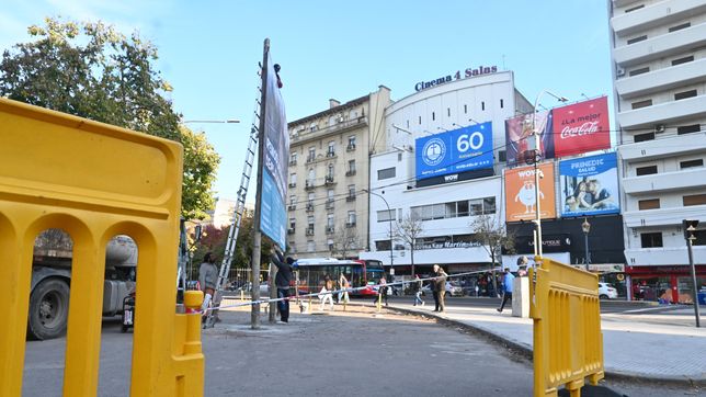 restringen el estacionamiento en parte de la plaza san martin por la anunciada remodelacion