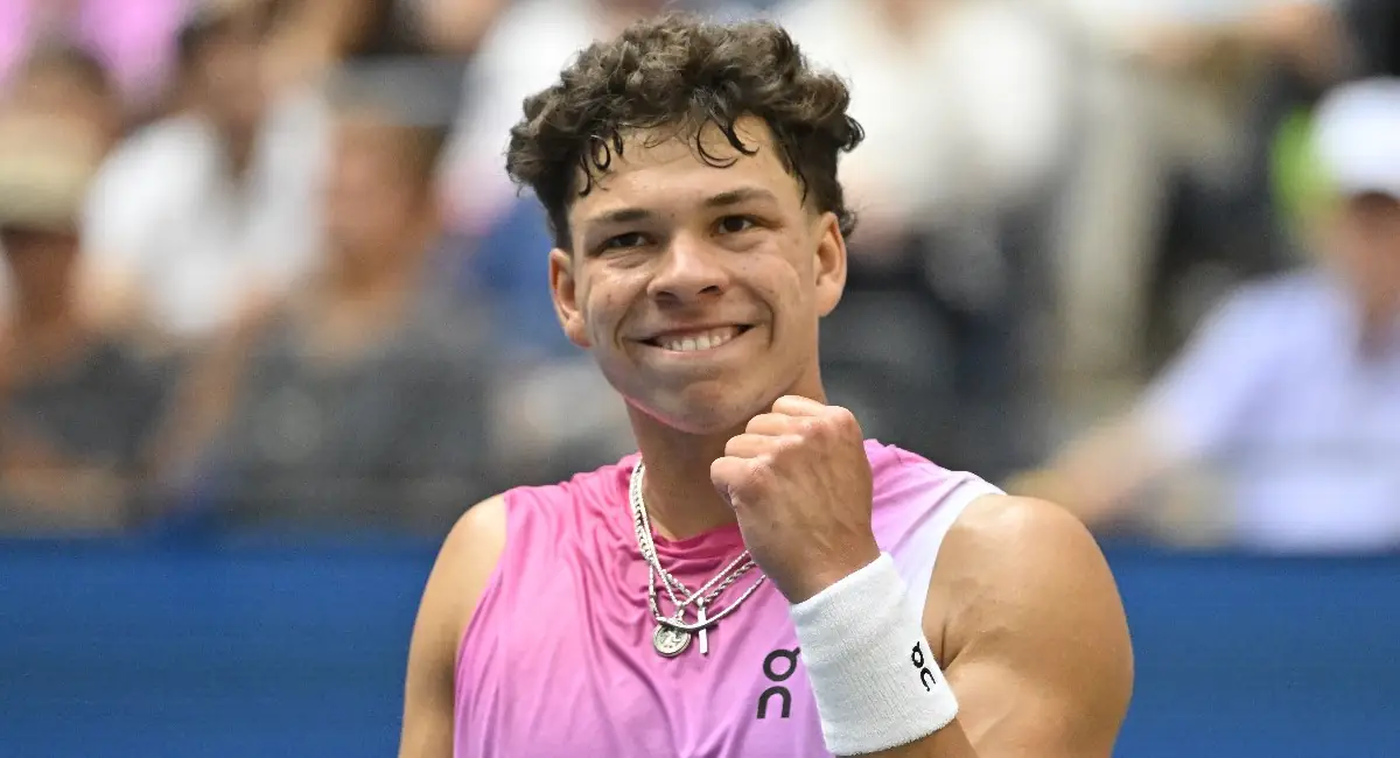Ben Shelton venció a Tomás Etcheverry en sets corridos