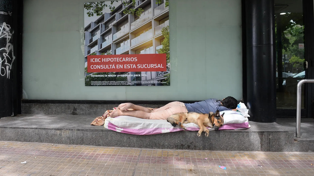 en la municipalidad culpan a javier milei por la cantidad de gente que vive en la calle