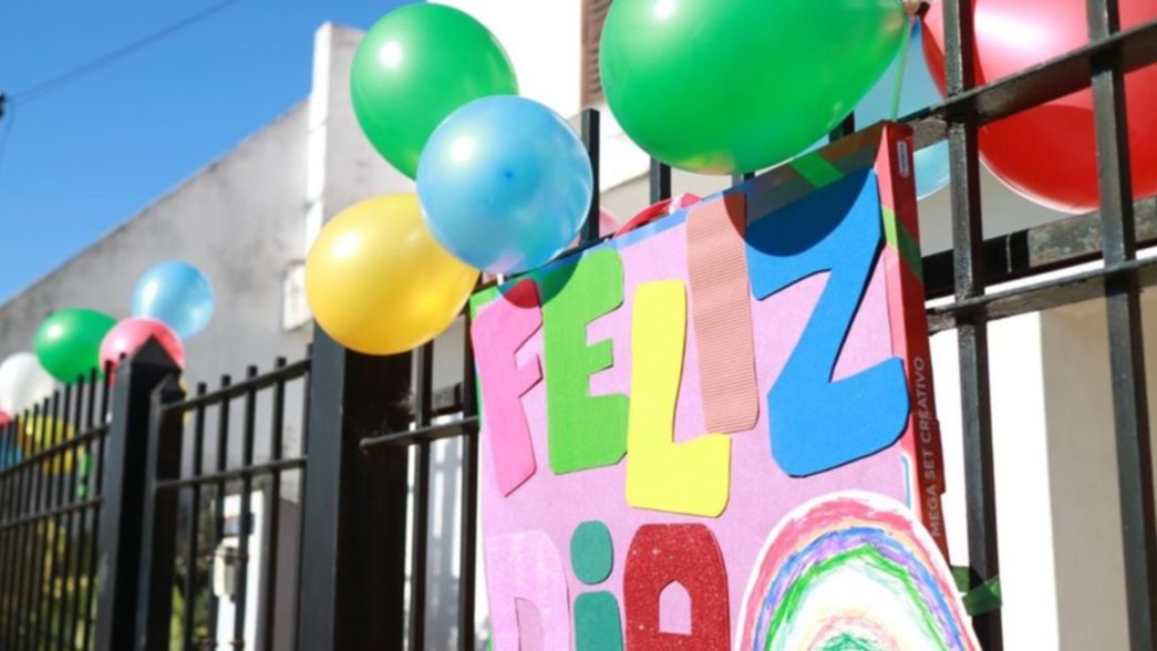 Vecinos adornaron calles y casas de La Plata, en un emotivo homenaje por el Día del Niño