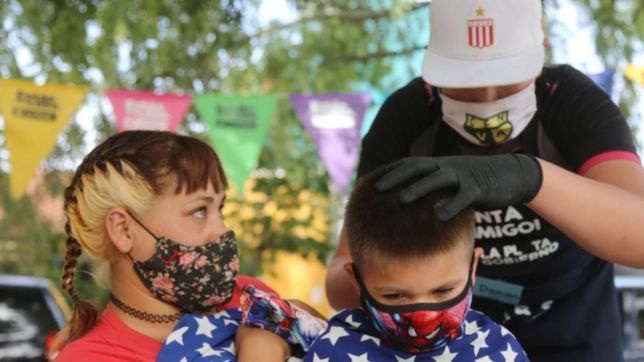 mas de mil chicos de barrios populares recibieron cortes de pelo gratis en la plata