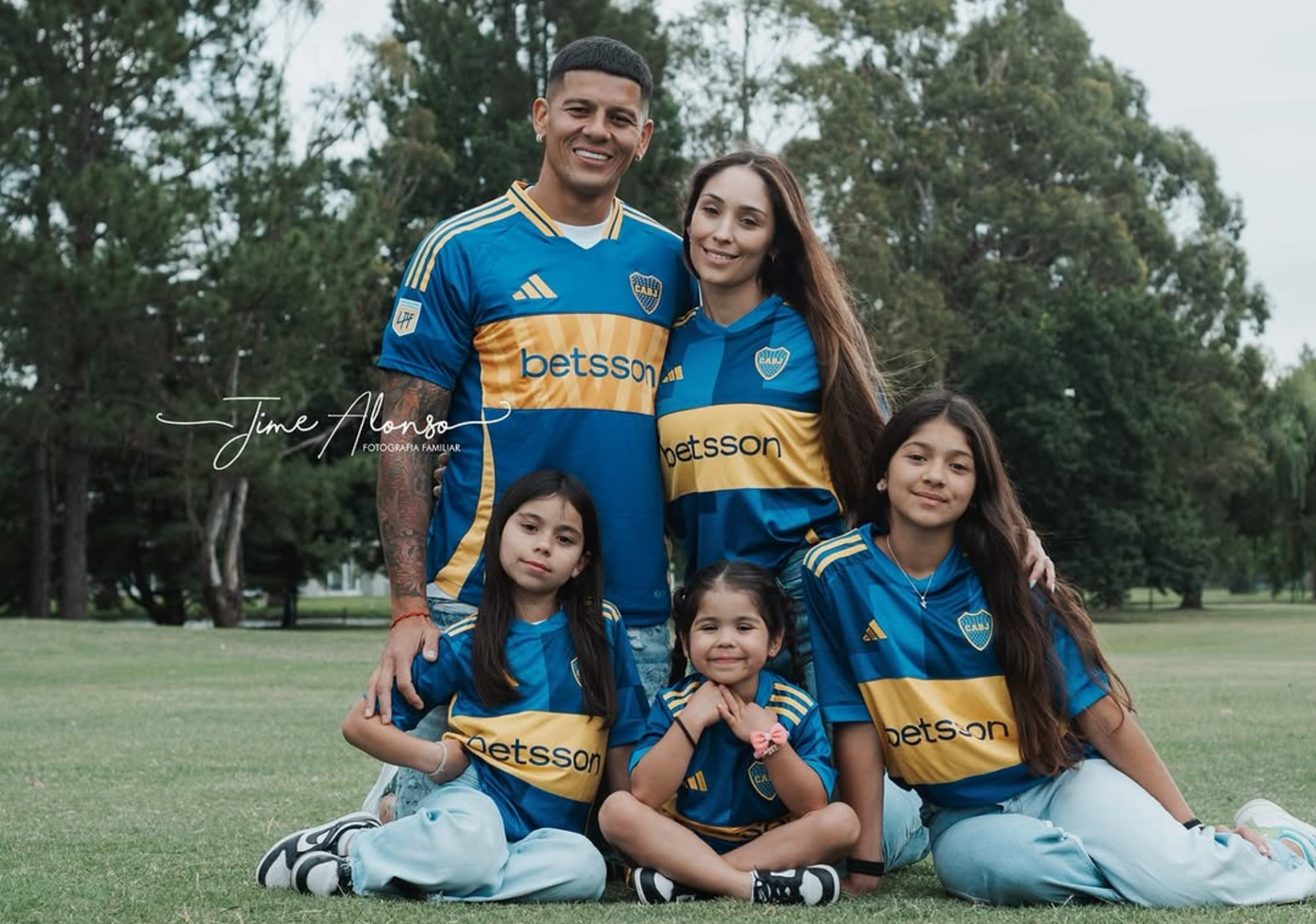 Marcos Rojo familia.png