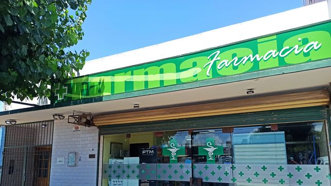 aparecio la mujer que se llevo el dinero que un jubilado perdio en una farmacia de la plata y devolvio todo