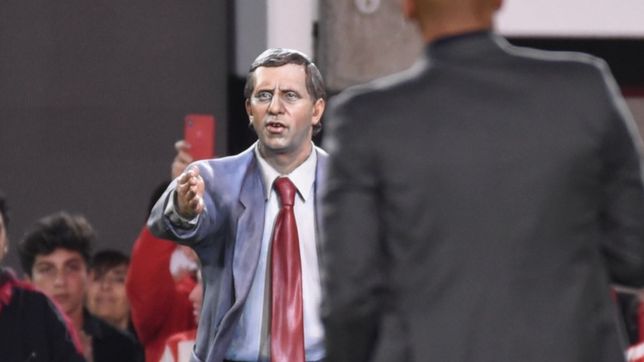 estudiantes: la reaccion de carlos bilardo al ver la estatua de homenaje en 1 y 57