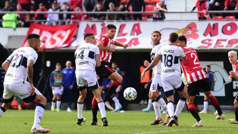 Así se vive minuto a minuto la previa del clásico entre Gimnasia y Estudiantes