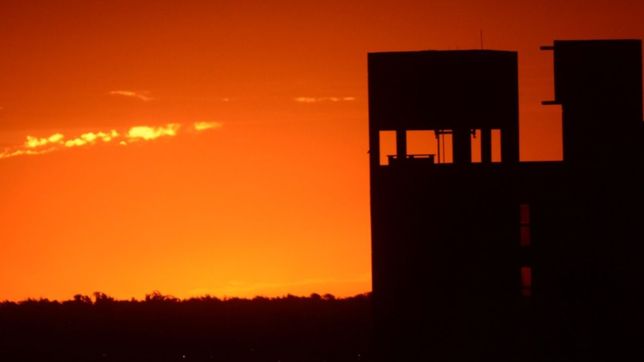 video: asi quedo grabado el eclipse en las camaras de seguridad del municipio