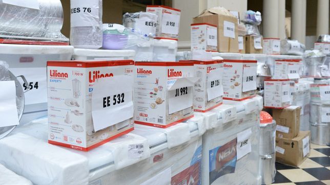 entregaron nuevos electrodomesticos para los comedores de 24 escuelas y jardines de la plata