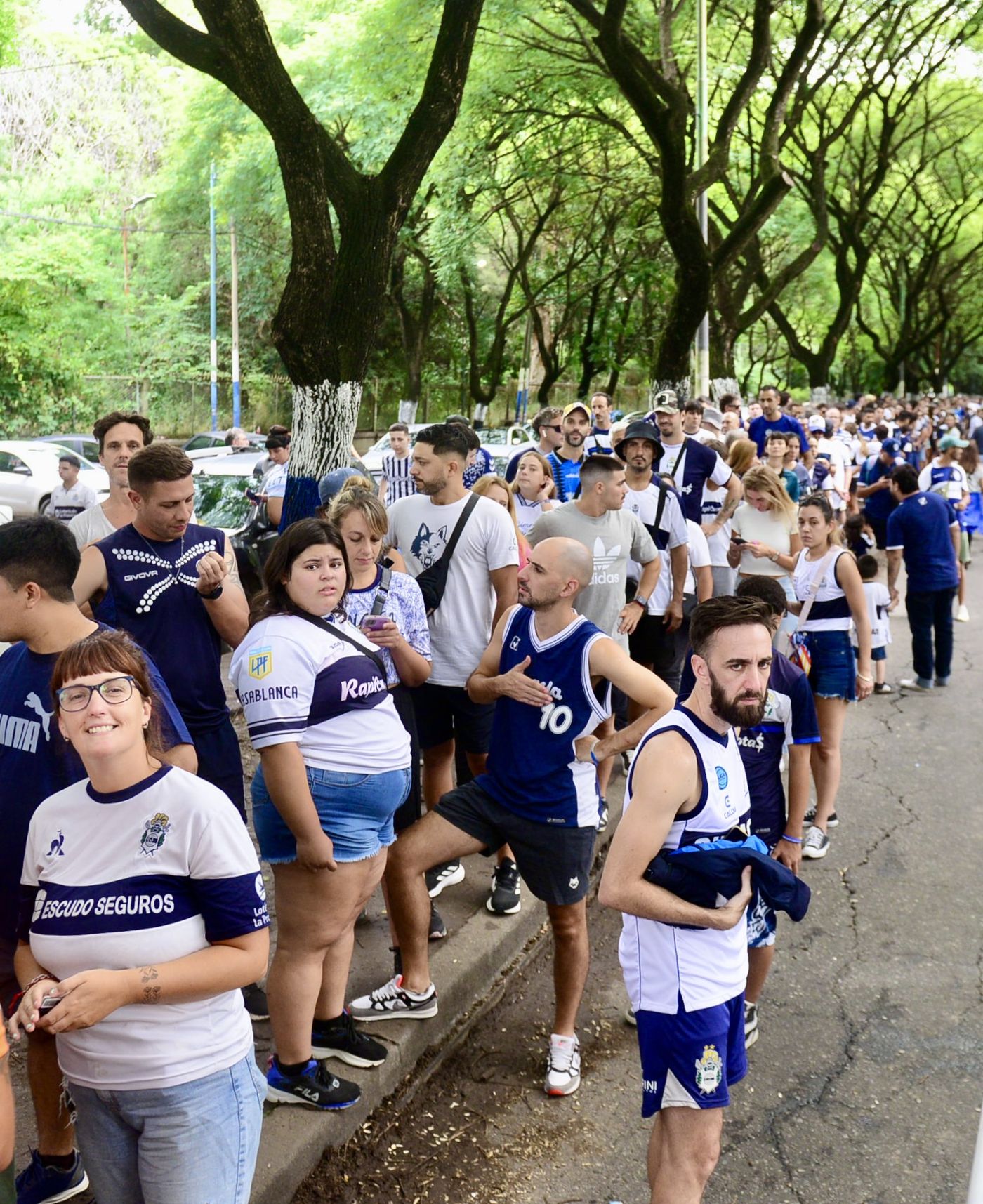 Gimnasia Estudiantes clasico hinchas