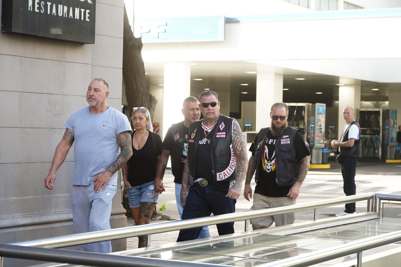 Los Hells Angels se pasean por las calles de La Plata despertando asombro e incertidumbre