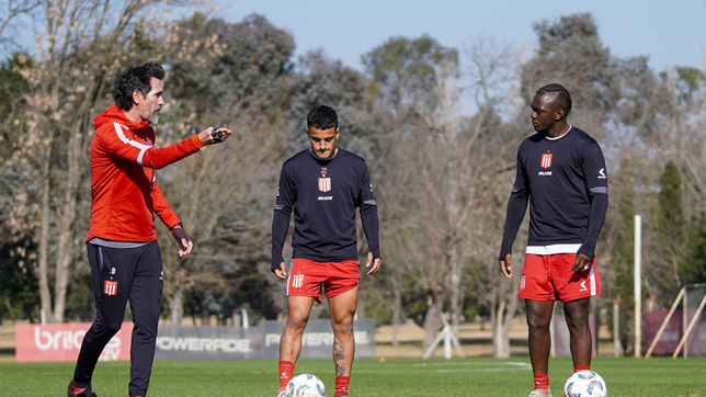 cetre resalto la familia de estudiantes y conto por que valora tanto a dominguez