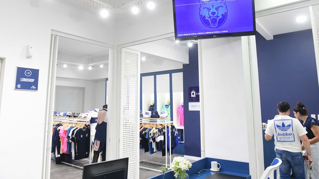 ya estan a la venta las nuevas camisetas de gimnasia en el lobo shop