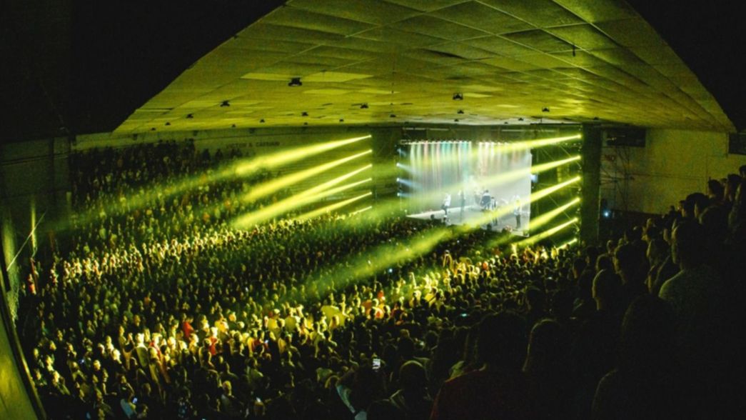 Colores, canto y baile: así se vivió la gran fiesta de El Kuelgue en el Estadio Atenas