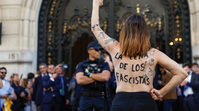 tension y protestas en madrid por la presencia de javier milei
