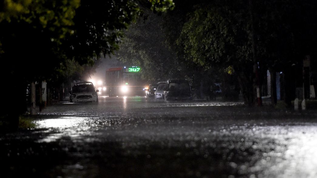 El SMN elevó a rojo el alerta por fuertes tormentas en La Plata