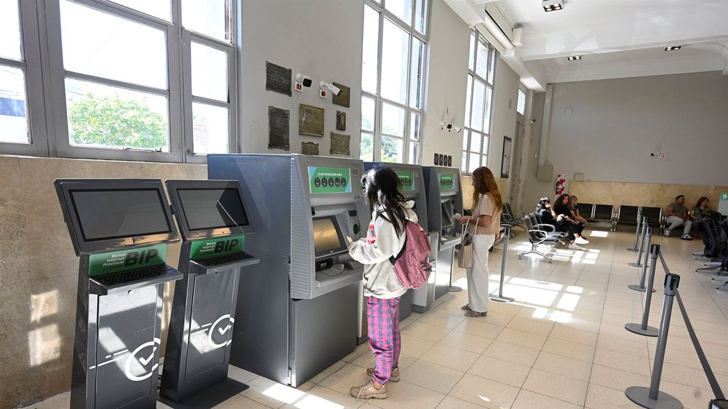 El Banco Provincia reinauguró dos sucursales claves para la región